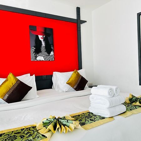 Hotel Baya Phuket Patong Екстериор снимка