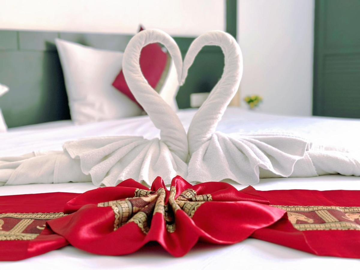 Hotel Baya Phuket Patong Екстериор снимка
