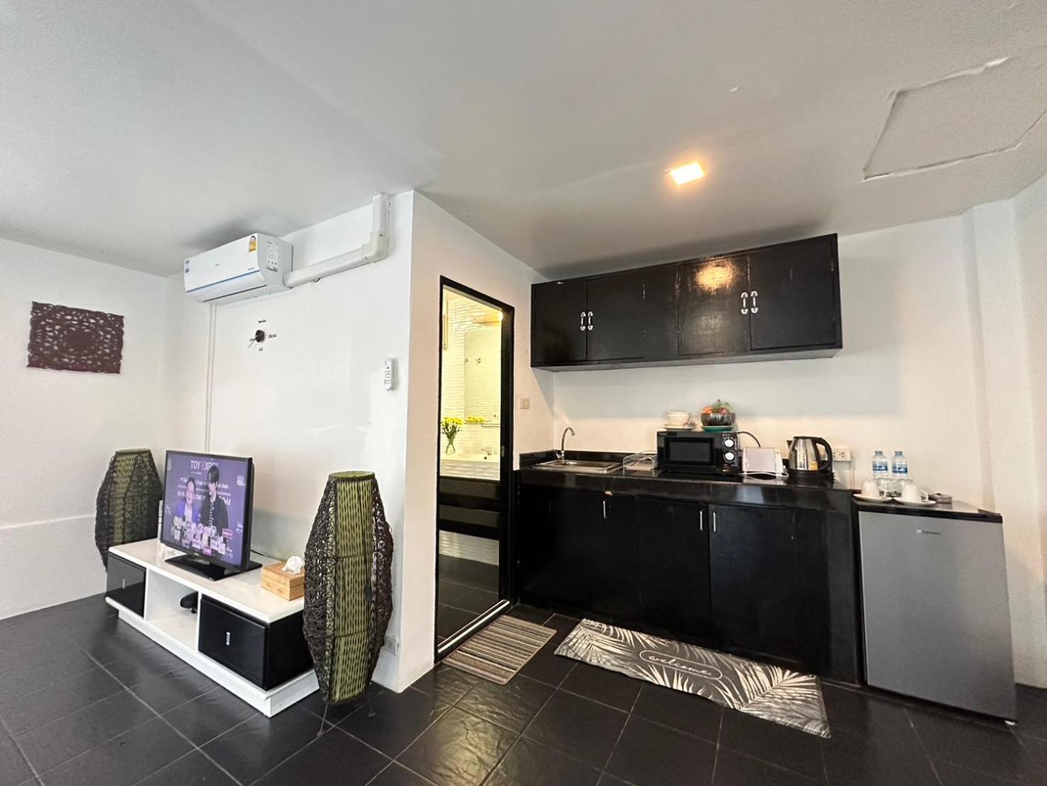 Hotel Baya Phuket Patong Екстериор снимка