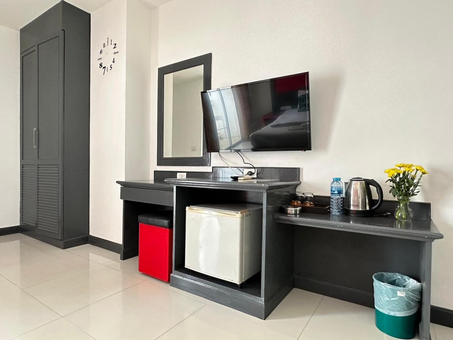 Hotel Baya Phuket Patong Екстериор снимка